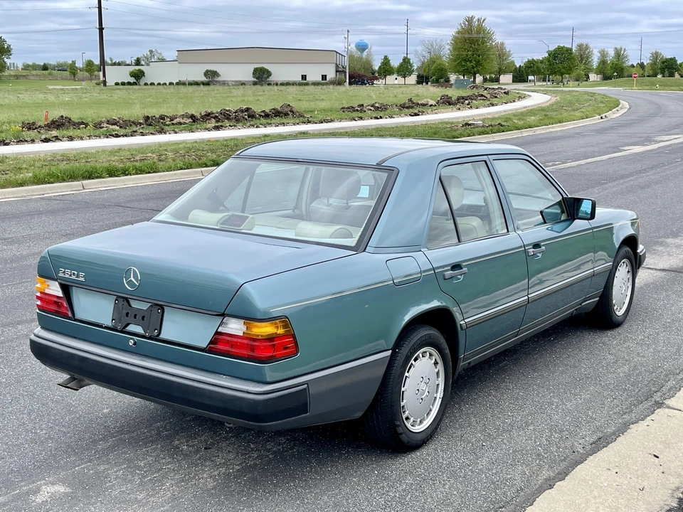 1989 Mercedes-Benz W124 E-Class - Image 17 of 31