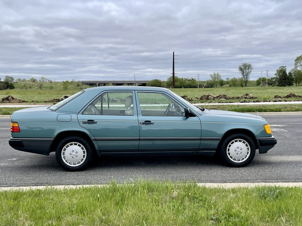 1989 Mercedes-Benz W124 E-Class - Image 14 of 31
