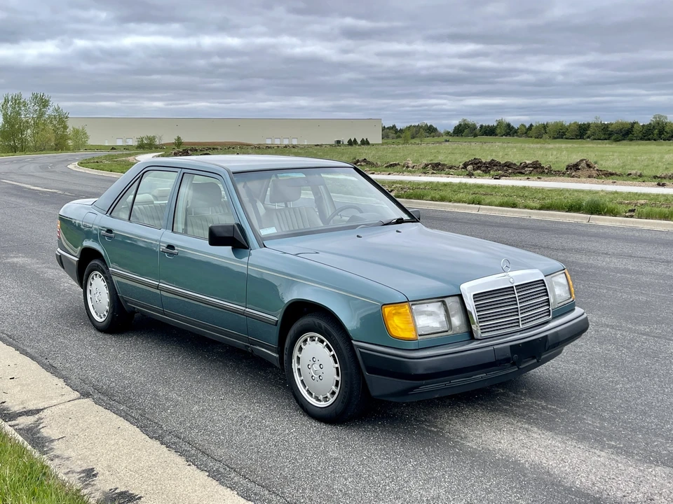 1989 Mercedes-Benz W124 E-Class - Image 11 of 31