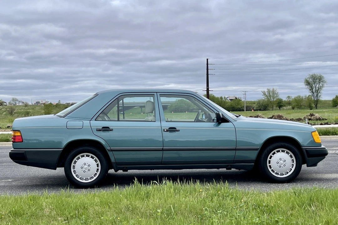 1989 Mercedes-Benz W124 E-Class - Image 15 of 31