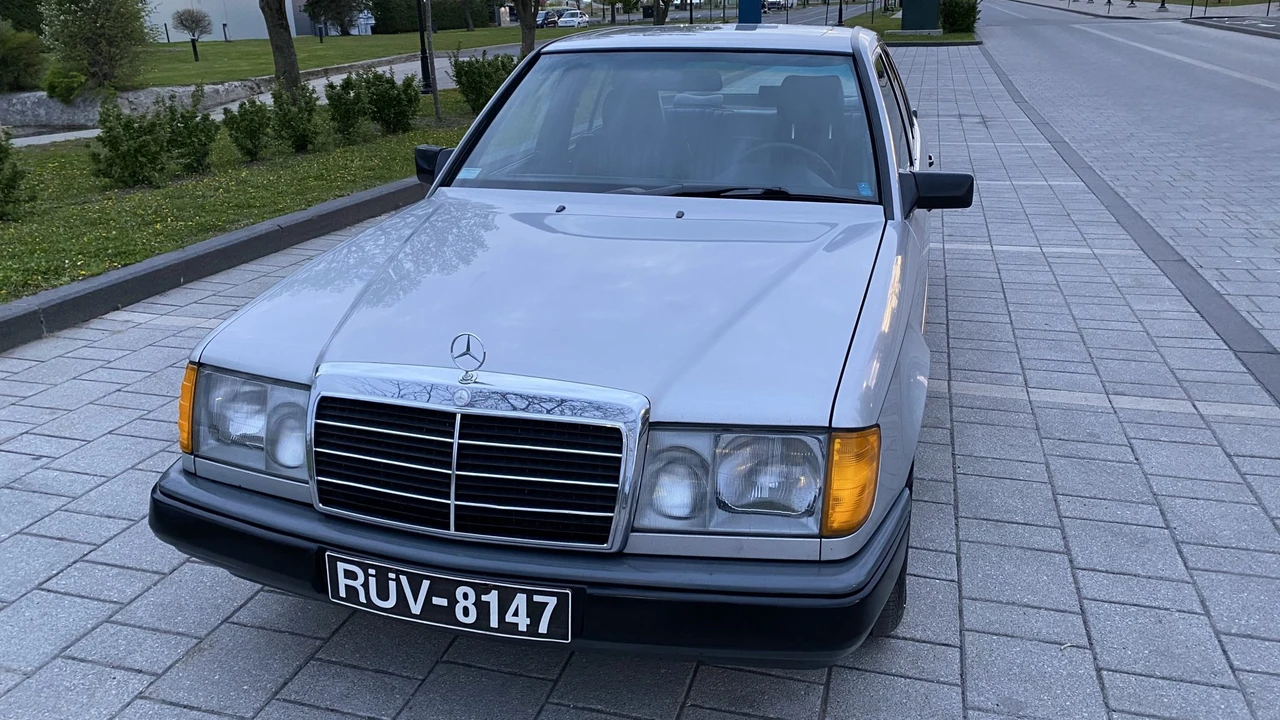 1989 Mercedes-Benz W124 E-Class - Image 26 of 31