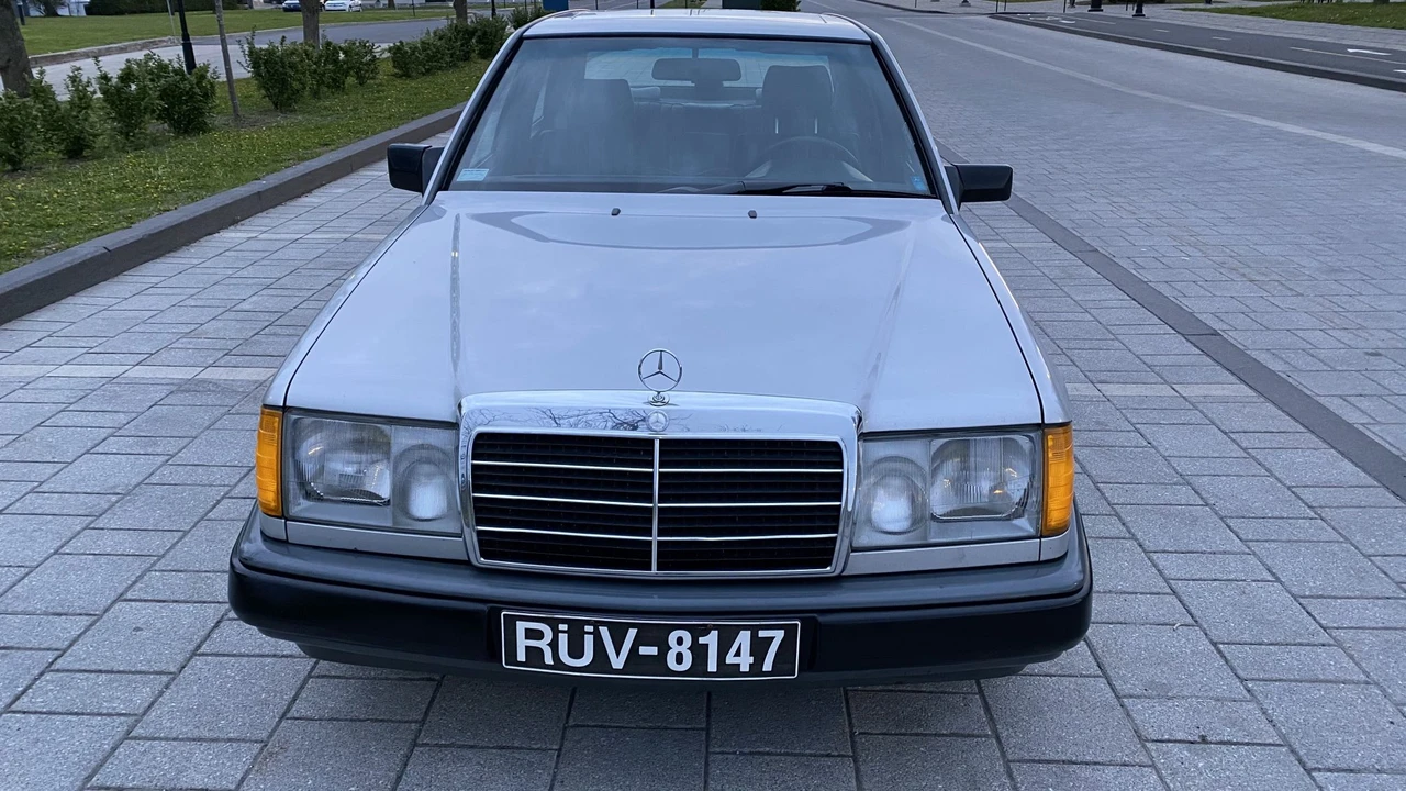 1989 Mercedes-Benz W124 E-Class - Image 25 of 31