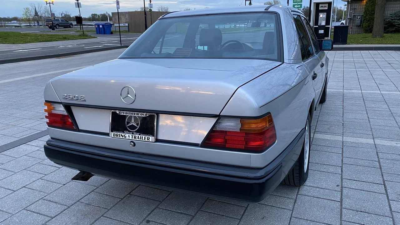 1989 Mercedes-Benz W124 E-Class - Image 15 of 31
