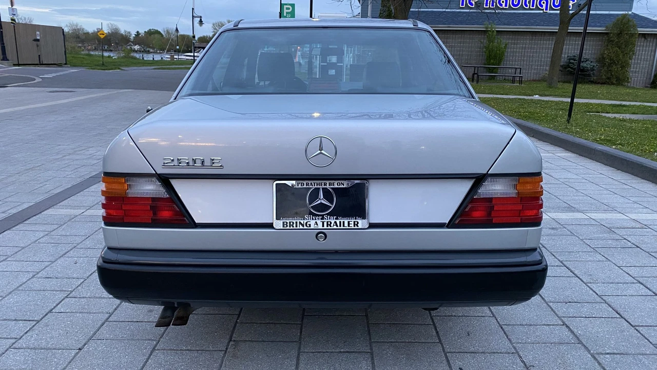 1989 Mercedes-Benz W124 E-Class - Image 13 of 31