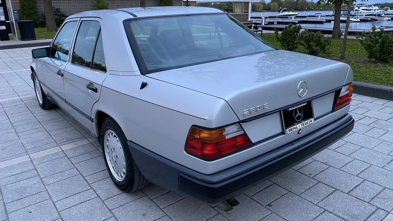 1989 Mercedes-Benz W124 E-Class - Image 11 of 31