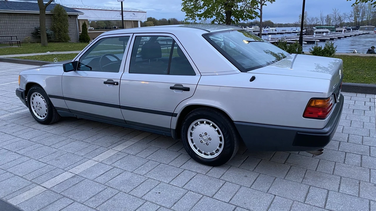 1989 Mercedes-Benz W124 E-Class - Image 10 of 31
