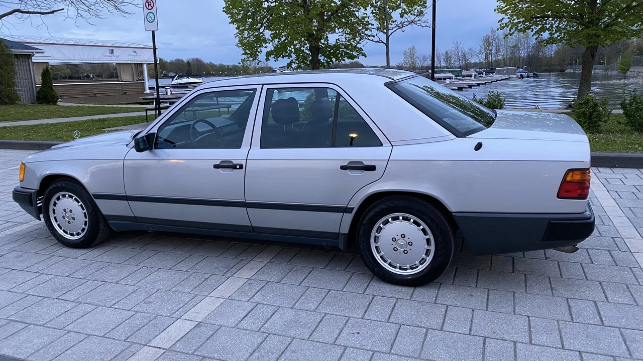 1989 Mercedes-Benz W124 E-Class - Image 9 of 31