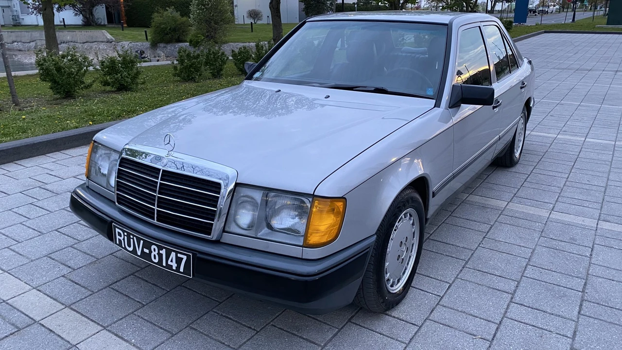 1989 Mercedes-Benz W124 E-Class - Image 2 of 31