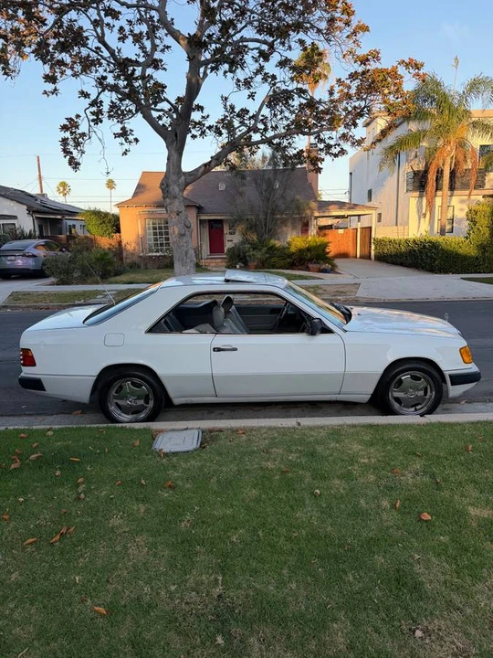 1989 Mercedes-Benz W124 E-Class - Image 4 of 16