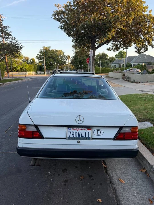 1989 Mercedes-Benz W124 E-Class - Image 7 of 16