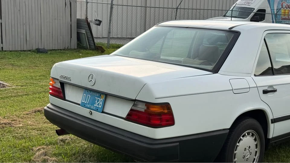 1989 Mercedes-Benz W124 E-Class - Image 4 of 10