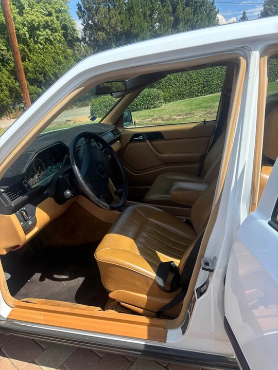 1989 Mercedes-Benz W124 E-Class - Image 5 of 8