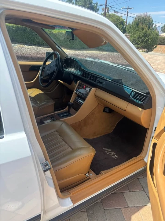 1989 Mercedes-Benz W124 E-Class - Image 4 of 8
