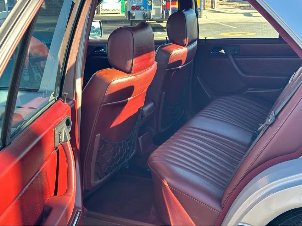 1989 Mercedes-Benz W124 E-Class - Image 10 of 20