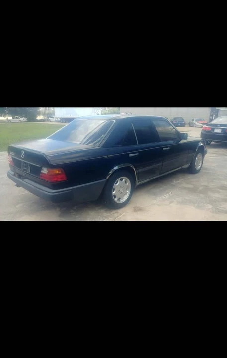 1989 Mercedes-Benz W124 E-Class - Image 3 of 10