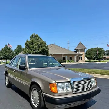 1989 Mercedes-Benz 300 E 3.0 Sedan 4D