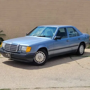 1989 Mercedes-Benz 300 E 3.0 Sedan 4D