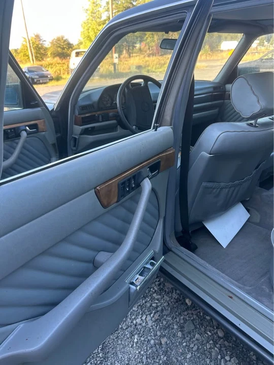 1989 Mercedes-Benz W124 E-Class - Image 8 of 15