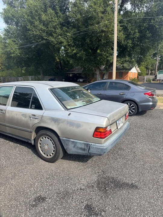 1989 Mercedes-Benz W124 E-Class - Image 2 of 7