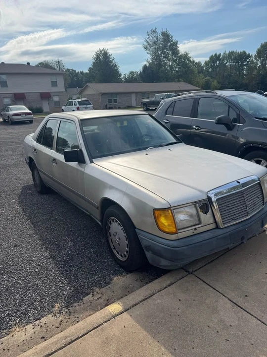 1989 Mercedes-Benz W124 E-Class - Image 6 of 7