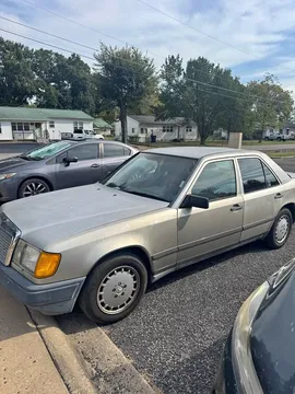 1989 Mercedes-Benz 300 E 3.0 Sedan 4D