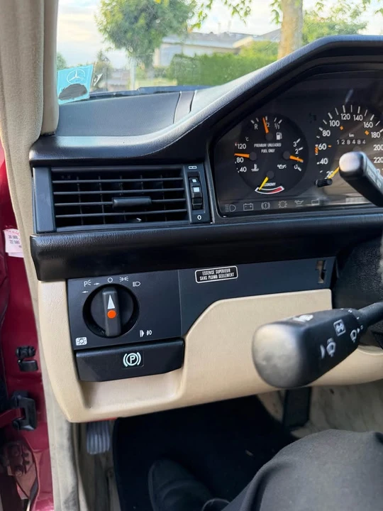 1989 Mercedes-Benz W124 E-Class - Image 7 of 19