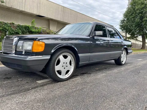 1989 Mercedes-Benz 300 SE Sedan 4D
