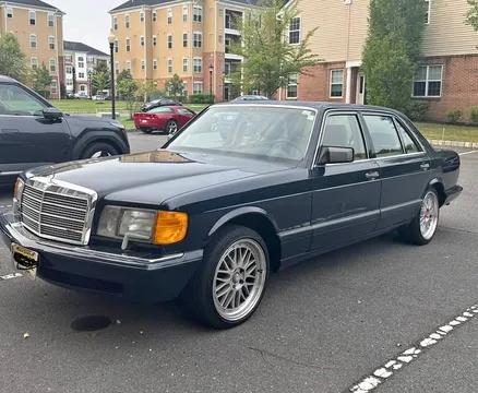 1989 Mercedes-Benz 300 SE Sedan 4D