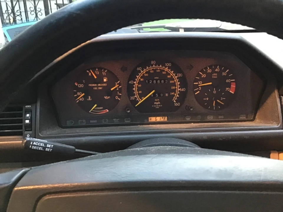 1989 Mercedes-Benz W124 E-Class - Image 10 of 21