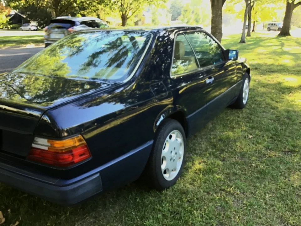 1989 Mercedes-Benz W124 E-Class - Image 2 of 21