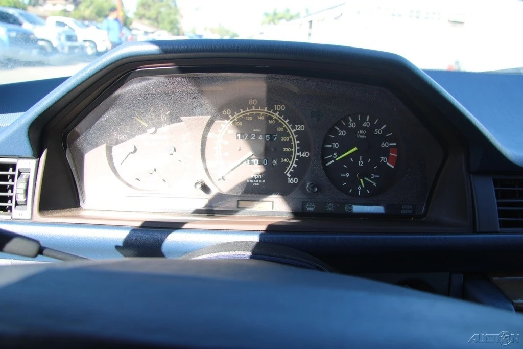 1989 Mercedes-Benz W124 E-Class - Image 16 of 21