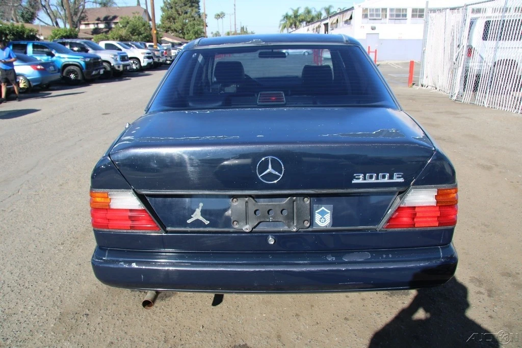 1989 Mercedes-Benz W124 E-Class - Image 6 of 21