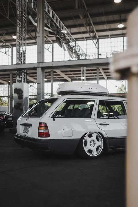 1989 Mercedes-Benz W124 E-Class - Image 2 of 9