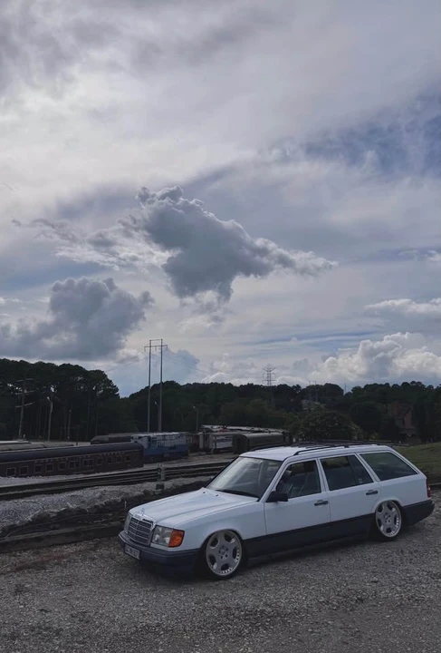 1989 Mercedes-Benz W124 E-Class - Image 9 of 9
