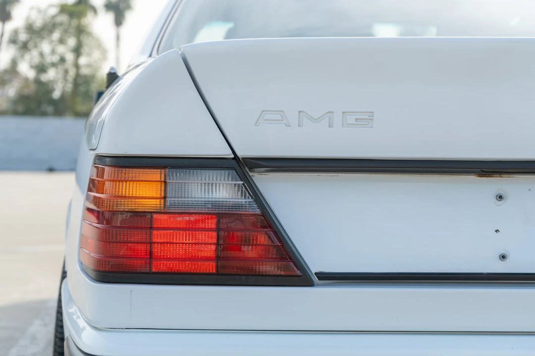 1989 Mercedes-Benz W124 E-Class - Image 12 of 31