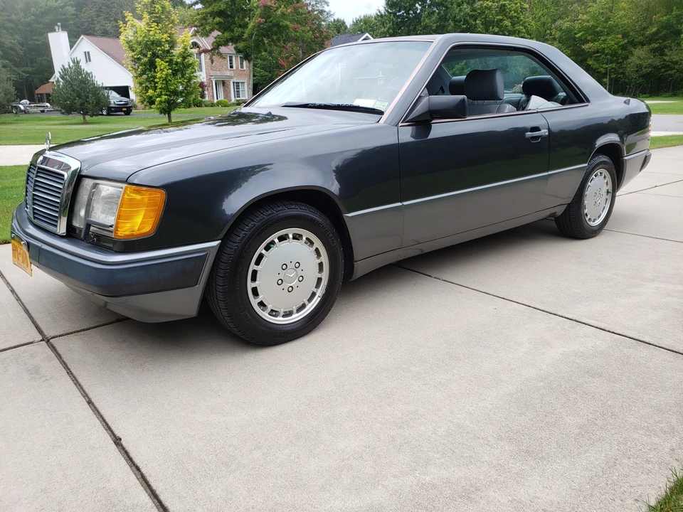 1989 Mercedes-Benz W124 E-Class - Image 2 of 31