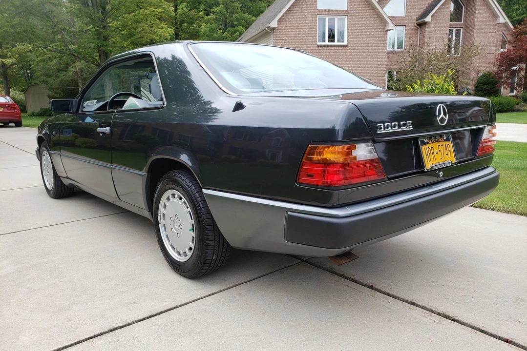 1989 Mercedes-Benz W124 E-Class - Image 4 of 31