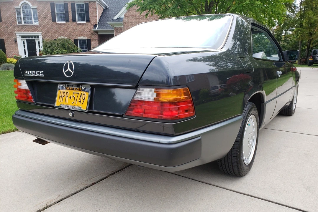 1989 Mercedes-Benz W124 E-Class - Image 9 of 31
