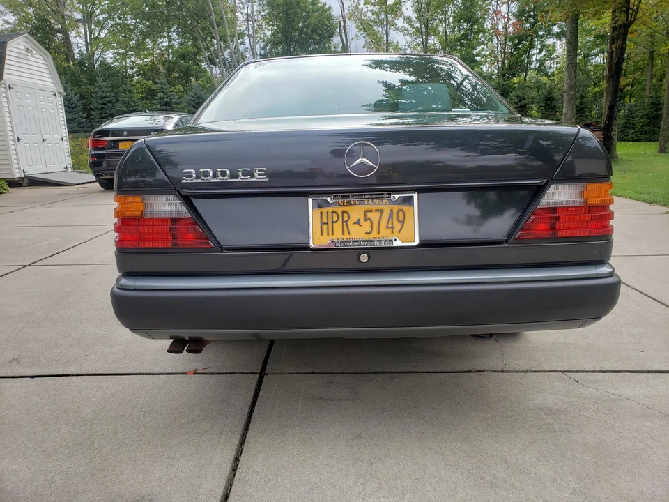 1989 Mercedes-Benz W124 E-Class - Image 12 of 31