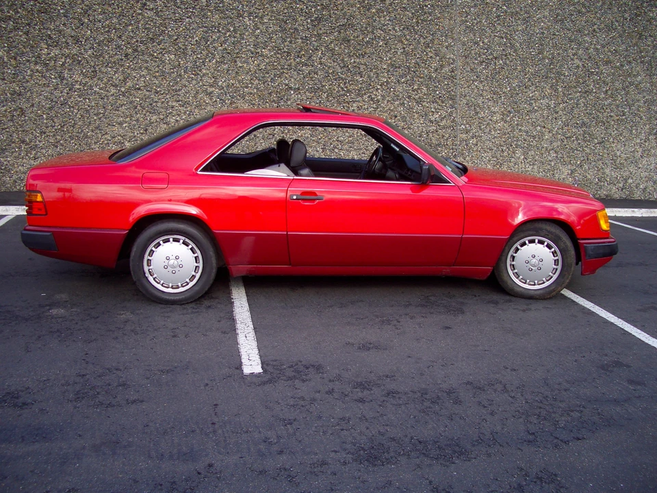 1989 Mercedes-Benz W124 E-Class - Image 2 of 31