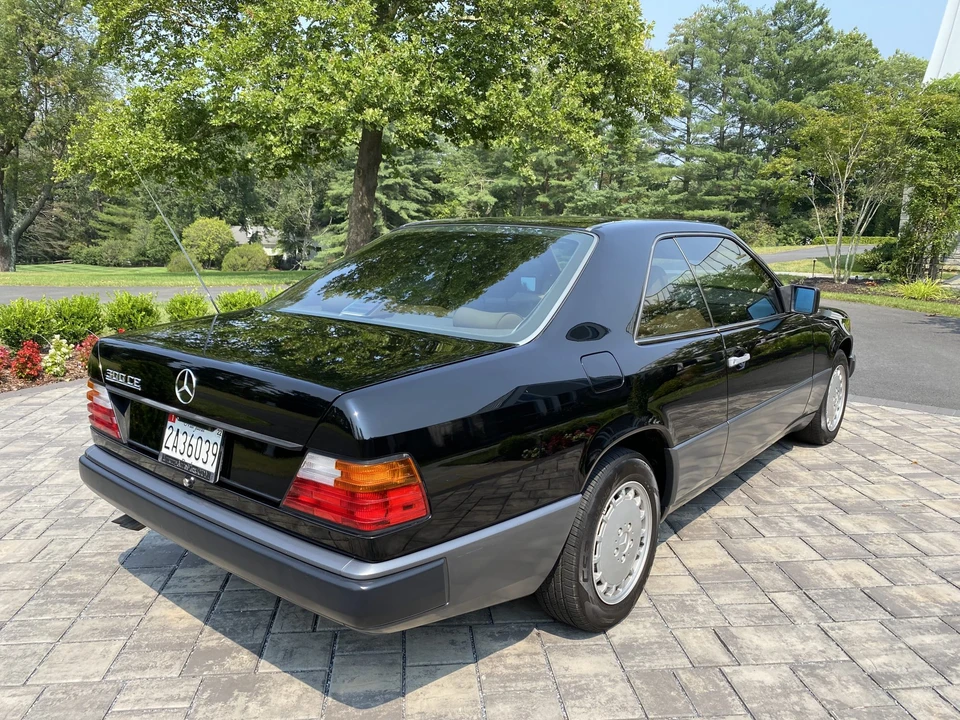 1989 Mercedes-Benz W124 E-Class - Image 9 of 31
