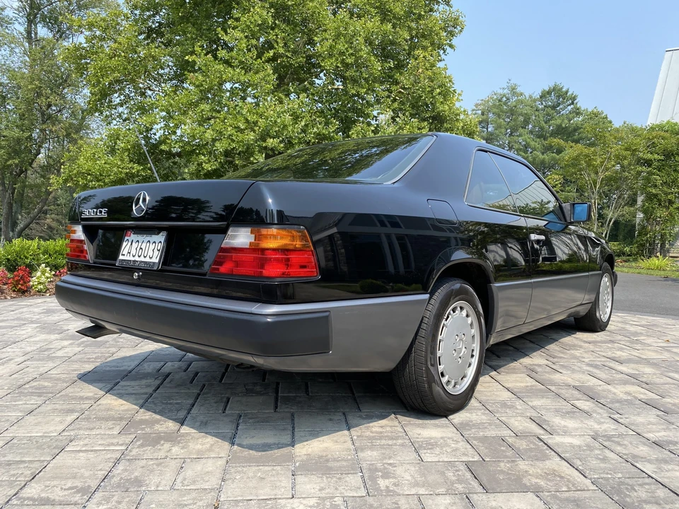 1989 Mercedes-Benz W124 E-Class - Image 10 of 31
