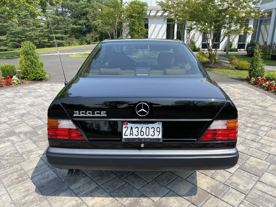 1989 Mercedes-Benz W124 E-Class - Image 11 of 31
