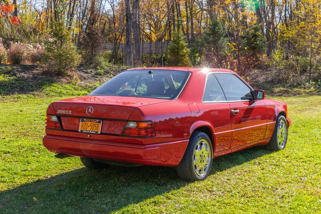 1989 Mercedes-Benz W124 E-Class - Image 7 of 31