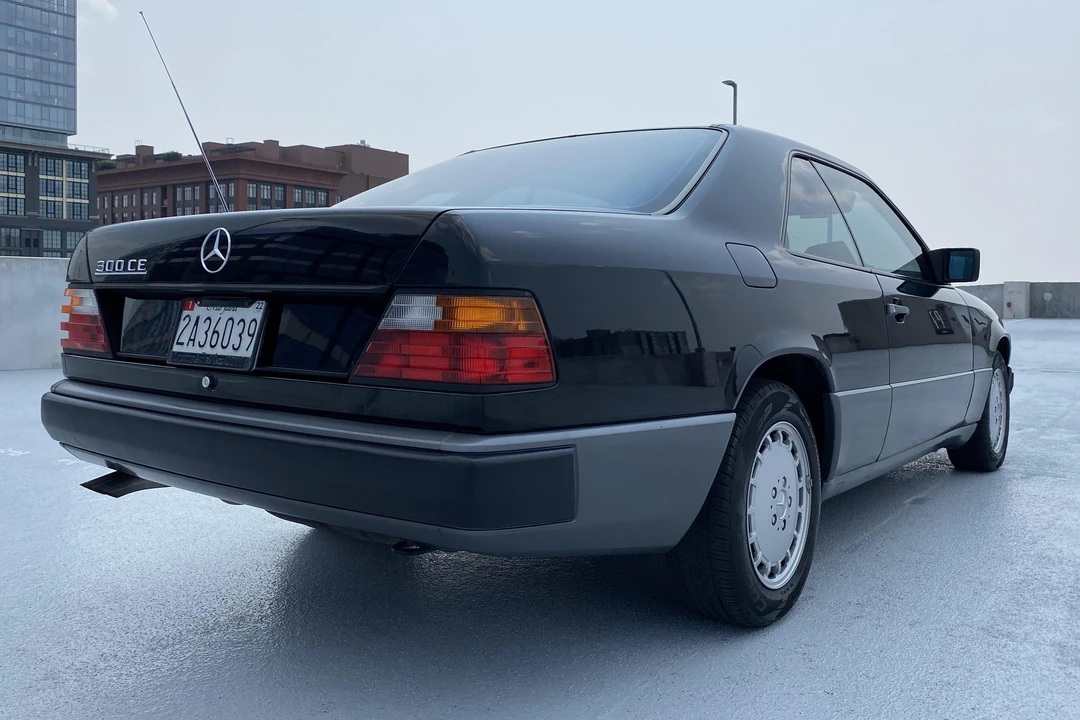 1989 Mercedes-Benz W124 E-Class - Image 4 of 5