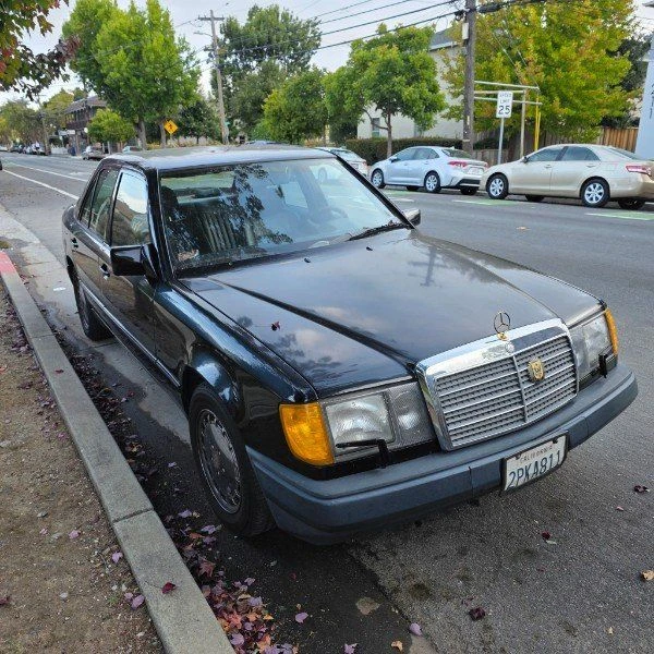 1989 Mercedes-Benz W124 E-Class - Image 2 of 10