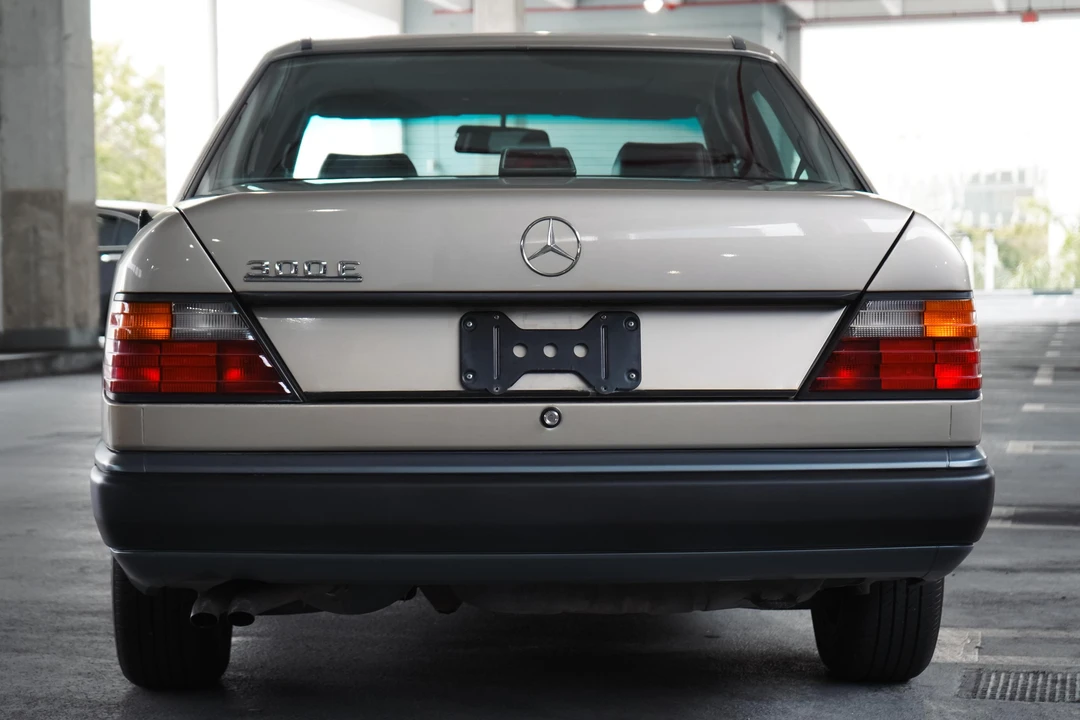 1989 Mercedes-Benz W124 E-Class - Image 5 of 5