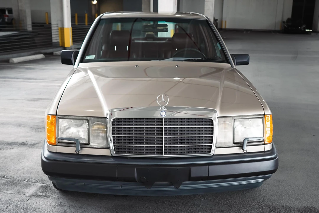 1989 Mercedes-Benz W124 E-Class - Image 2 of 5