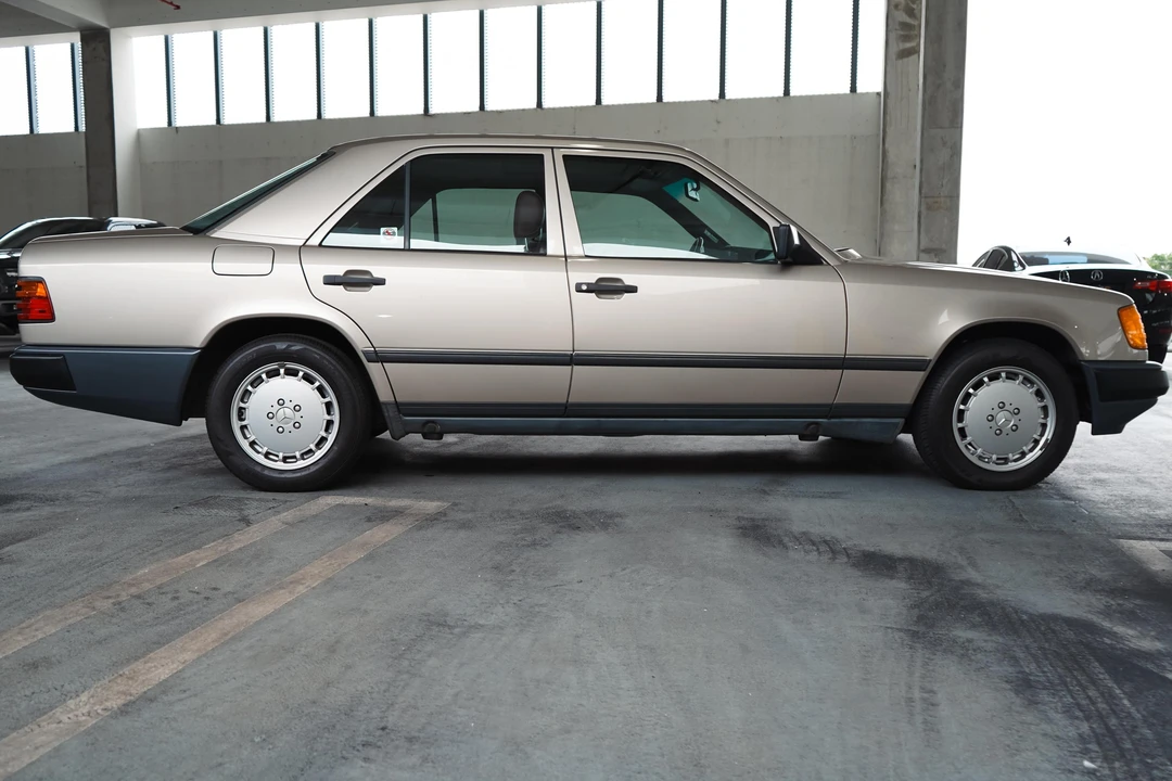 1989 Mercedes-Benz W124 E-Class - Image 3 of 5