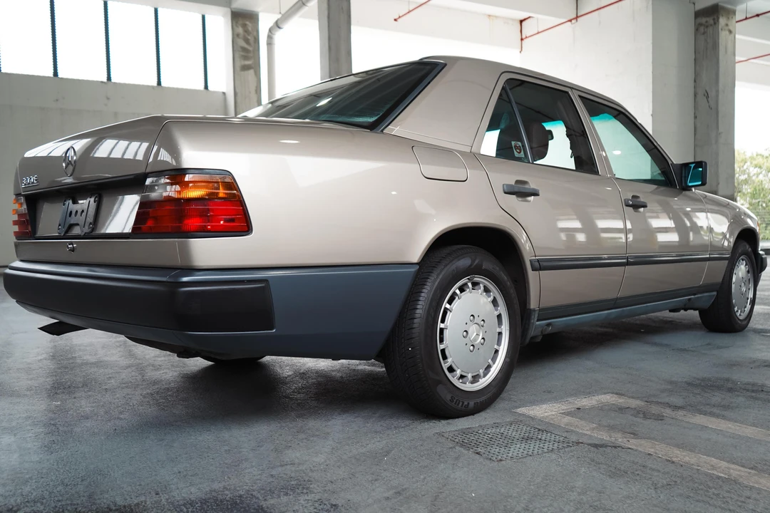 1989 Mercedes-Benz W124 E-Class - Image 4 of 5